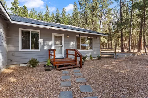 Exterior - 60026 Turquoise Rd, Bend, OR 97702 photo 3 of 11