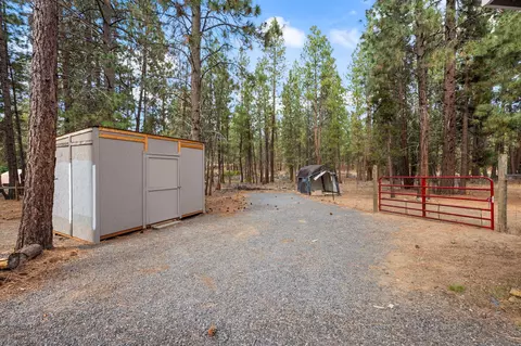 Exterior - 60026 Turquoise Rd, Bend, OR 97702 photo 10 of 11