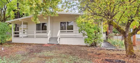 335 Tavis Dr, Merlin, OR 97532