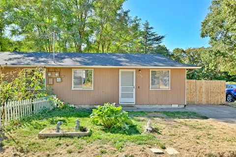 1190 4th Ave, Gold Hill, OR 97525