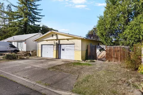 804 Humphrey St, Medford, OR 97501