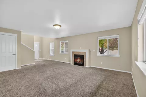 Living - 21154 Ritz Pl, Bend, OR 97702 photo 2 of 5