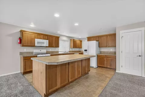 Kitchen - 21154 Ritz Pl, Bend, OR 97702 photo 1 of 2