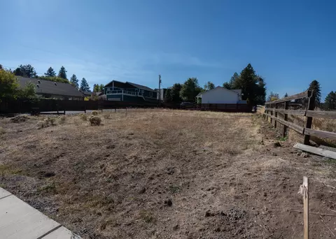 2109 NE 11th Pl, Bend, OR 97701 photo 3