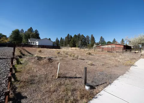 2109 NE 11th Pl, Bend, OR 97701
