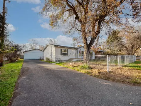 1904 Logan St, Klamath Falls, OR 97603