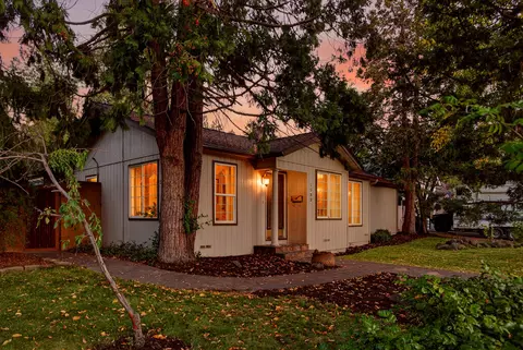1532 NE 9th St, Bend, OR 97701