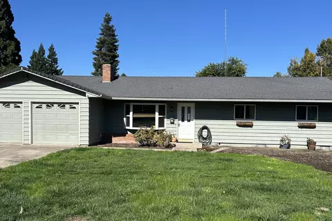 1461 Johnson St, Medford, OR 97504