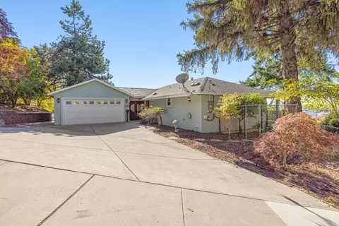 2050 Auburn St, Klamath Falls, OR 97601