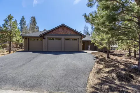 17921 Foursome Ln #8, Sunriver, OR 97707