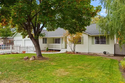 2723 NW 15th St, Redmond, OR 97756