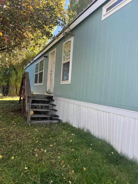 4000 Round Lake Rd #106, Klamath Falls, OR 97601
