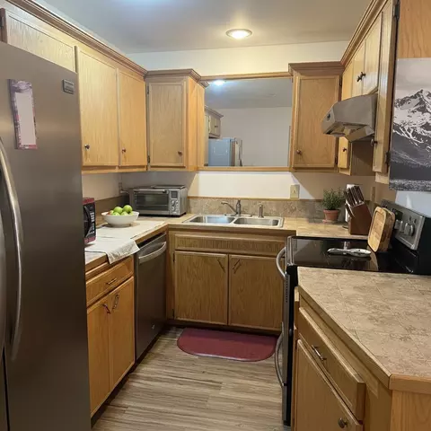 Kitchen - 17285 Scaup Dr, Bend, OR 97707 photo 1 of 1