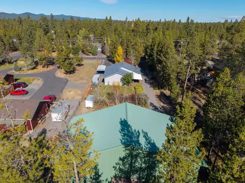 View/Area - 17285 Scaup Dr, Bend, OR 97707 photo 2 of 10