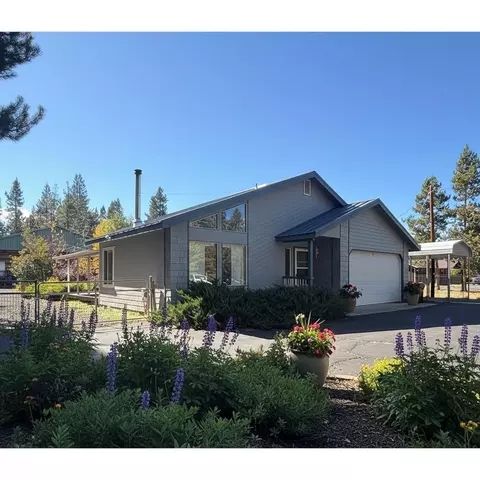 17285 Scaup Dr, Bend, OR 97707