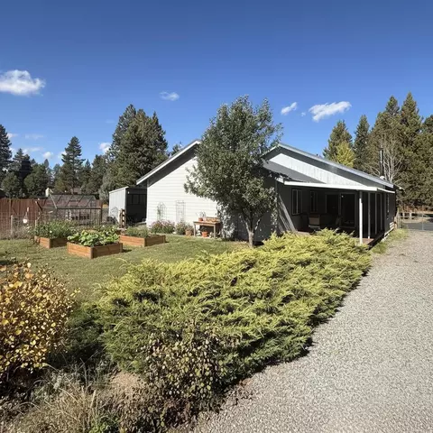 Exterior - 17285 Scaup Dr, Bend, OR 97707 photo 2 of 3
