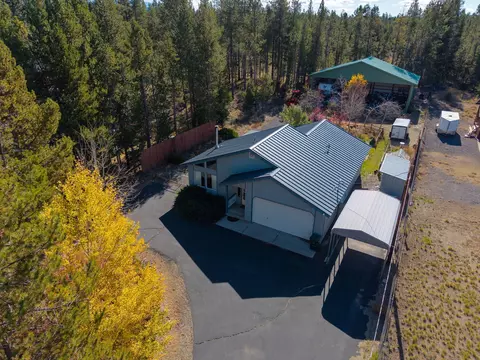 View/Area - 17285 Scaup Dr, Bend, OR 97707 photo 7 of 10
