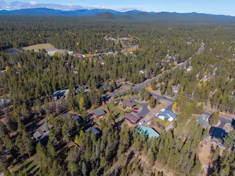 View/Area - 17285 Scaup Dr, Bend, OR 97707 photo 10 of 10