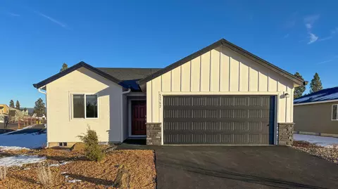 51792 Morning Pine Dr, La Pine, OR 97739