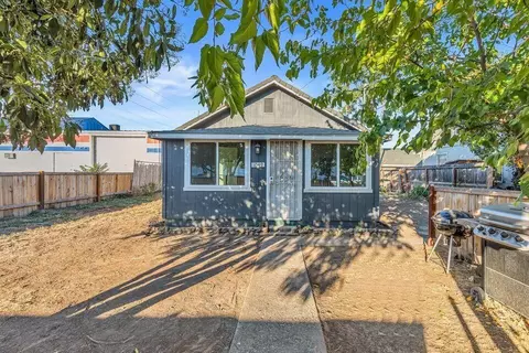 1049 Beatty St, Medford, OR 97501