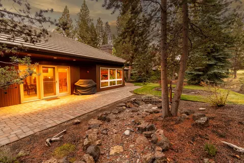 Exterior - 3237 NW Kidd Pl, Bend, OR 97703 photo 4 of 11