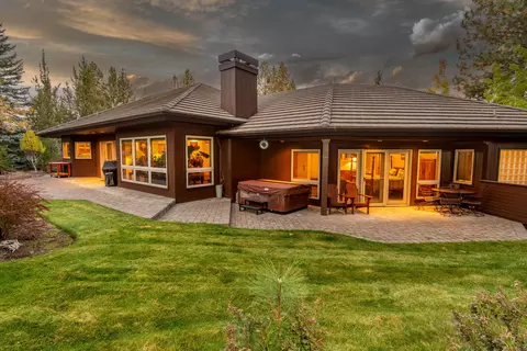 Exterior - 3237 NW Kidd Pl, Bend, OR 97703 photo 3 of 11
