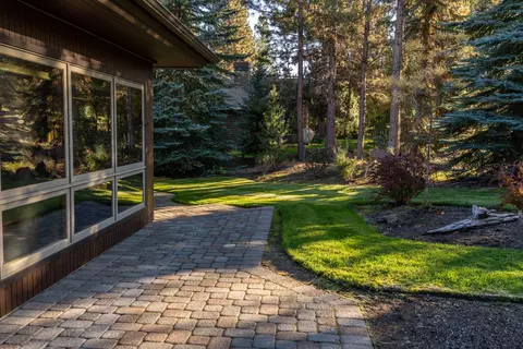 Exterior - 3237 NW Kidd Pl, Bend, OR 97703 photo 8 of 11
