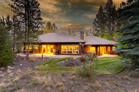 Exterior - 3237 NW Kidd Pl, Bend, OR 97703 photo 7 of 11