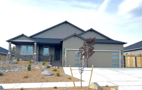 3833 SW Antelope Way #LOT 49, Redmond, OR 97756