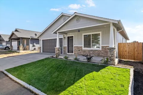 3540 Avenue G, White City, OR 97503