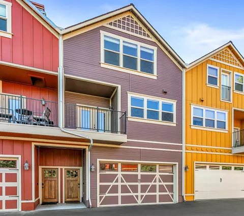 440 N Fourth St #104, Jacksonville, OR 97530