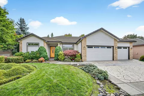 220 Pine Lake Dr, Eagle Point, OR 97524 photo 2