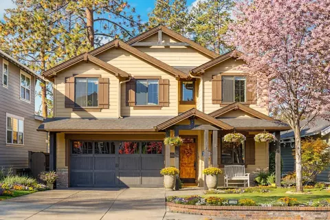 1094 E Horse Back Trl, Sisters, OR 97759