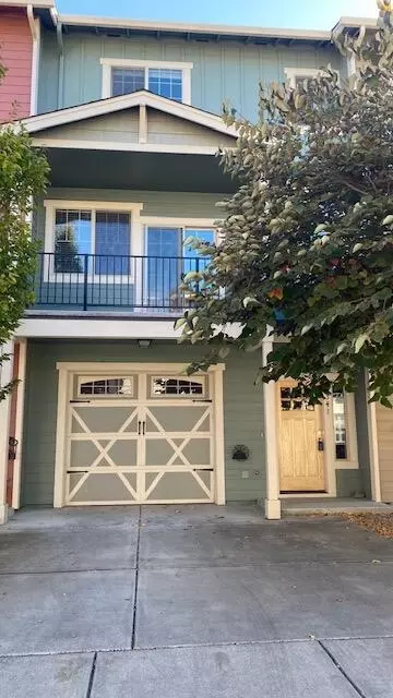 341 Englemann Ln, Medford, OR 97501