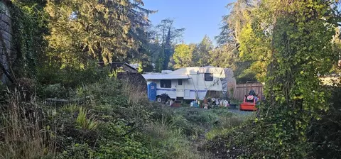 64114 Seven Devils Rd, Coos Bay, OR 97420