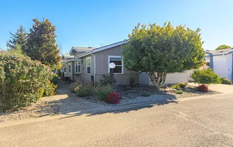4601 S Pacific Hwy UNIT 29, Phoenix, OR 97535