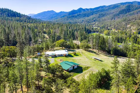 2467 Eastside Rd, Jacksonville, OR 97530