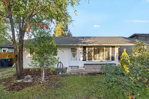 529 Pearl St, Medford, OR 97504