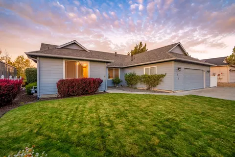 4315 SW Ben Hogan Dr, Redmond, OR 97756