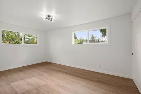 416 S Royal Ave, Eagle Point, OR 97524 photo 6