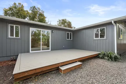 416 S Royal Ave, Eagle Point, OR 97524 photo 16