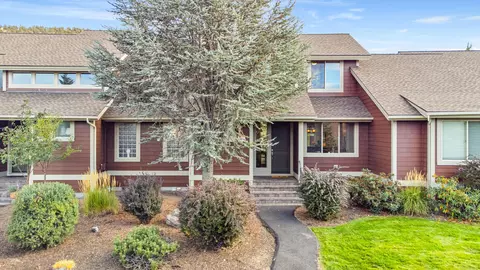 10952 Village Loop, Redmond, OR 97756