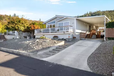 3955 S Stage Rd # 90, Medford, OR 97501