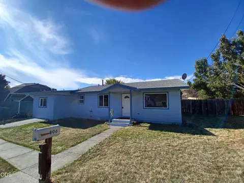 806 N 2nd St, Klamath Falls, OR 97601