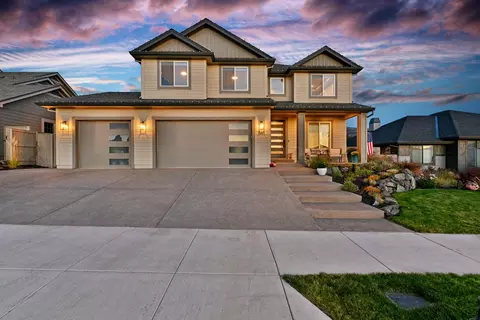 561 Autumn Hills Dr, Medford, OR 97504