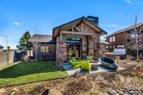 Exterior - 19110 Gateway Loop, Bend, OR 97702 photo 4 of 11