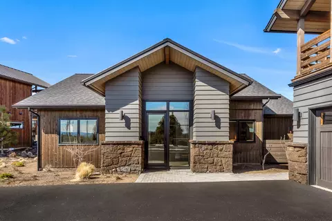 Exterior - 19110 Gateway Loop, Bend, OR 97702 photo 2 of 11