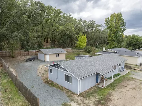 111 Brandy Ln, Grants Pass, OR 97527