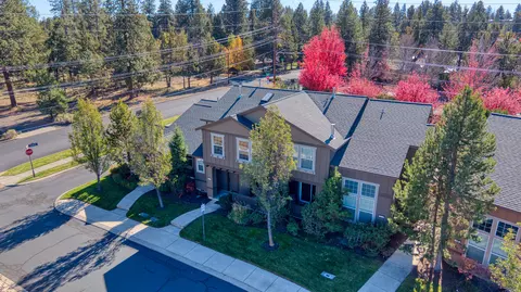 617 SW Peak View Pl, Bend, OR 97702