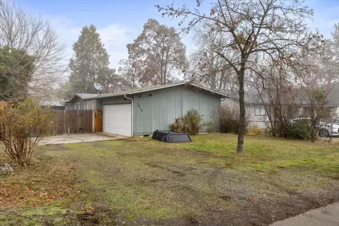 1212 Locust St, Medford, OR 97501